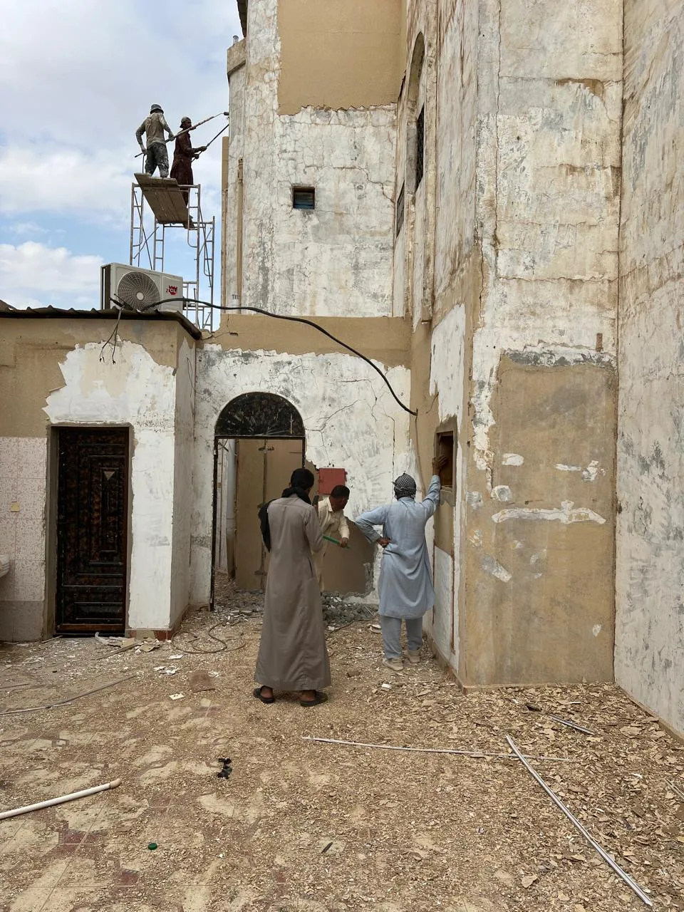اسرع مقاول ترميم وتشطيب مباني قديمه في شمال بريدة وعنيزة