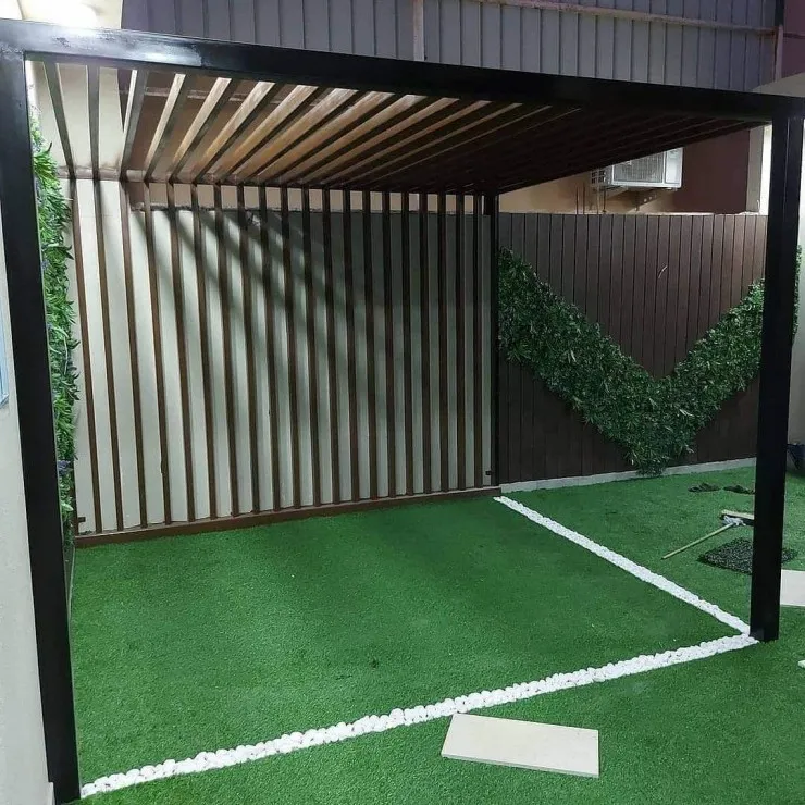 تركيب برجولات وتنسيق عشب صناعي في القصيم