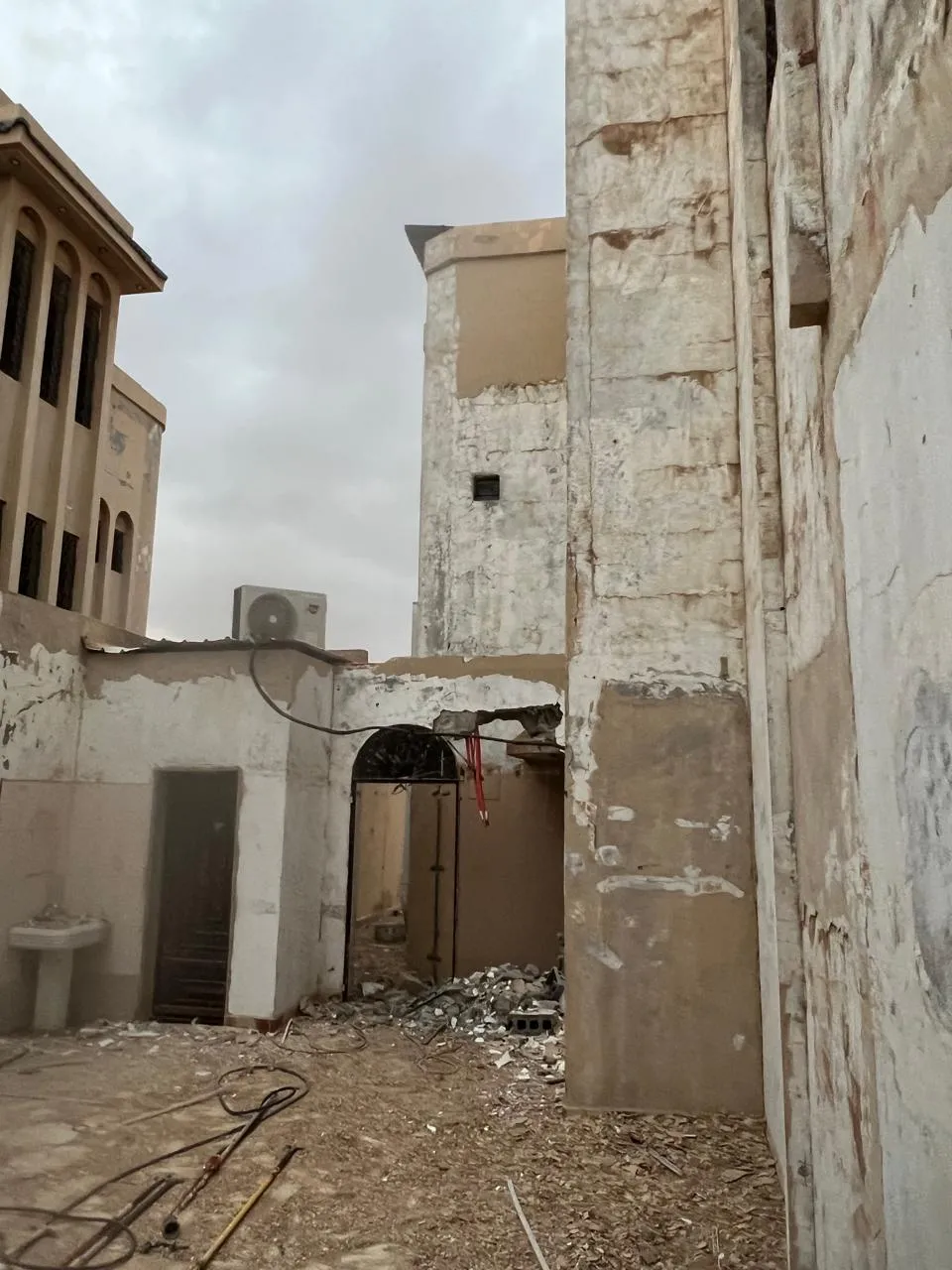 اسرع مقاول ترميم وتشطيب مباني قديمه في شمال بريدة وعنيزة