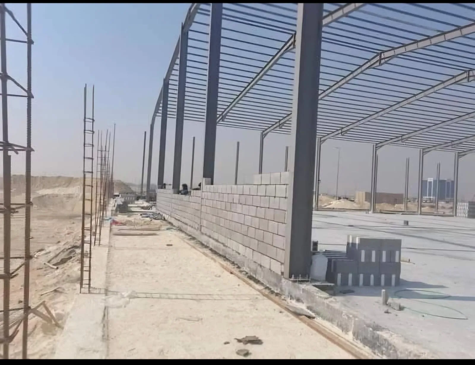 افضل انواع تركيب الهناجر والمستودعات لعام 2026 بالقصيم 