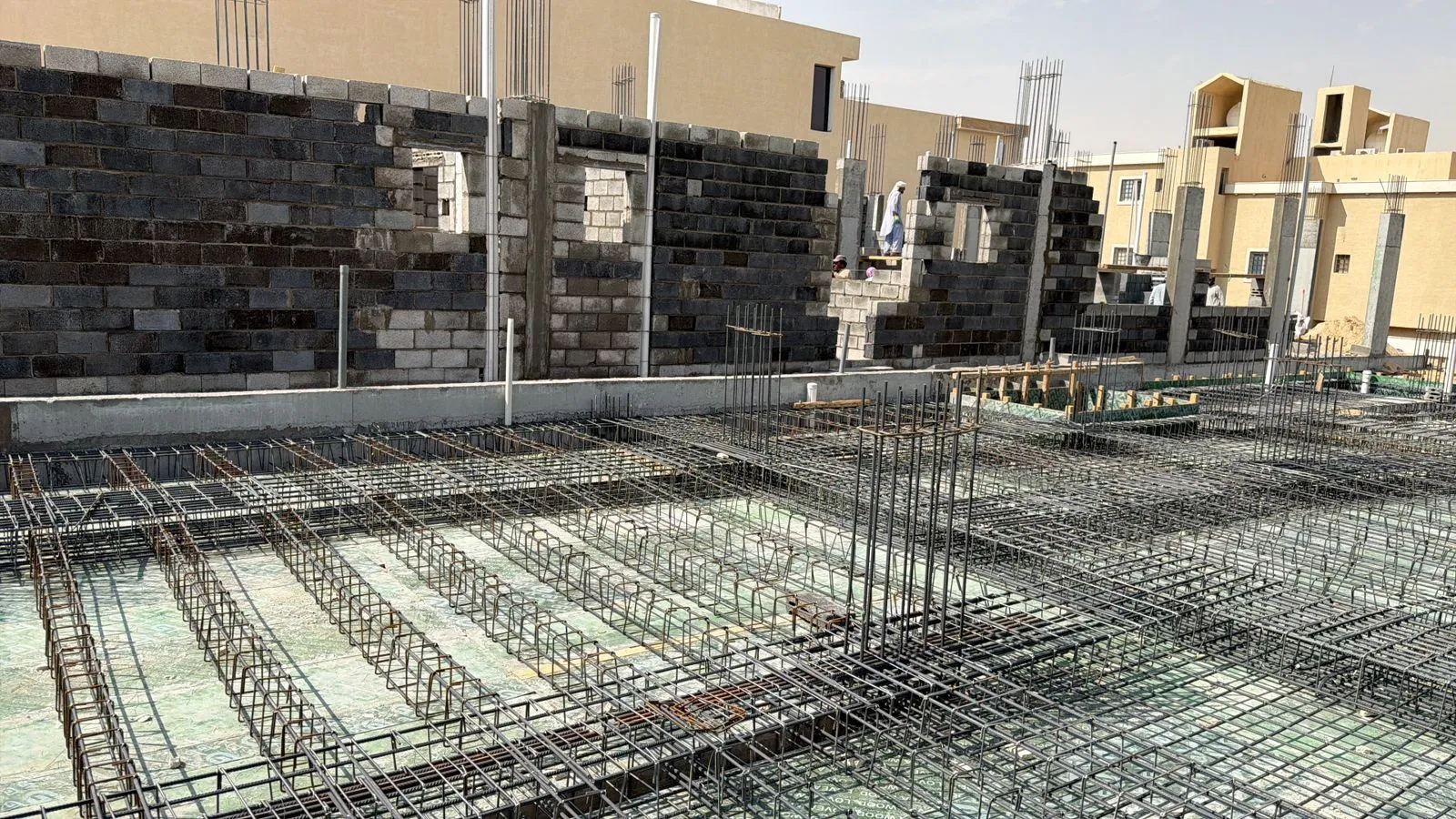 مقاول ترميم المتخصص بالمباني والفلل والمنازل في عنيزة 