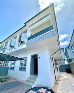 معلم العوازل والترميم هو متخصص يقوم بتنفيذ أعمال بالقصيم 