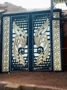 حداد متنقل:لتركيب الأبواب والشبابيك ونوافذ في القصيم