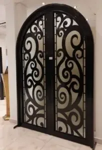 حداد متنقل:لتركيب الأبواب والشبابيك ونوافذ في القصيم