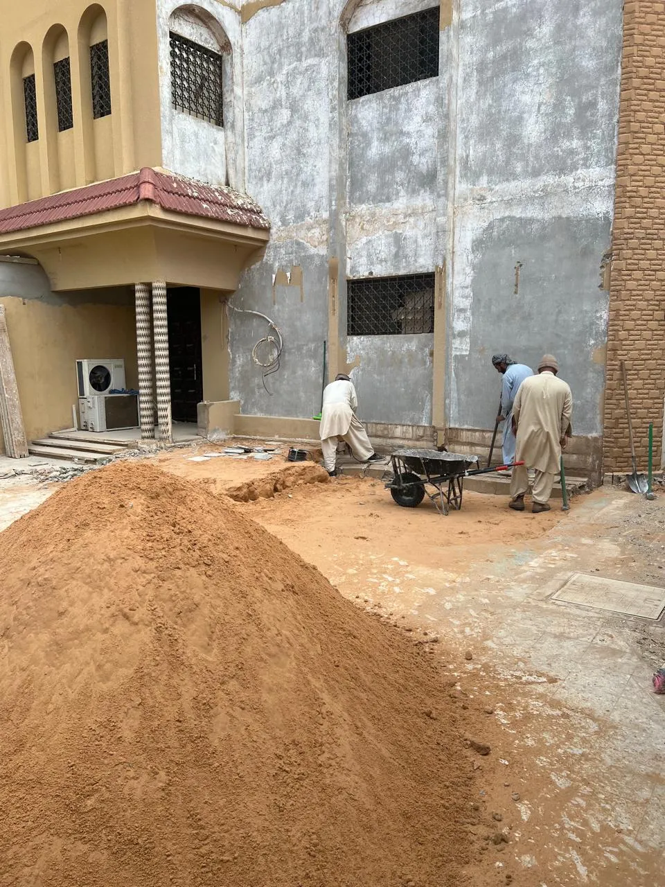 دليل الترميم والبناء الحديث :كيف تحول منزلك القديم إلى تحفة