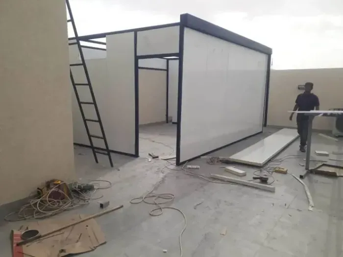 ملاحق ساندوتش بانل  في بريدة الدليل الشامل للتكلفة، المميزات