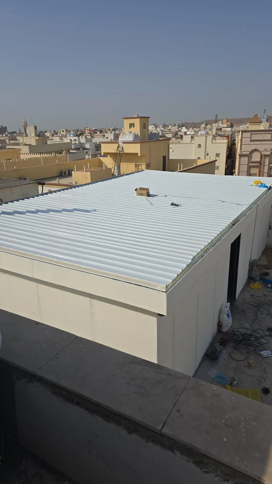 ملاحق ساندوتش بانل  في بريدة الدليل الشامل للتكلفة، المميزات