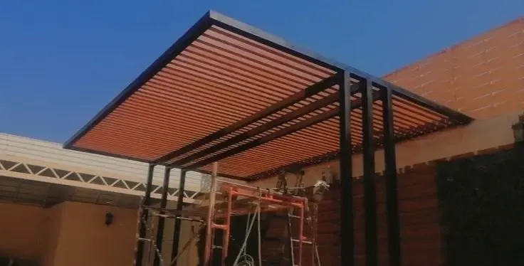 واجهات بديل ومظلات بديل خشب مودرن في القصيم:دليل التصاميم العصرية والأسعار والمميزه