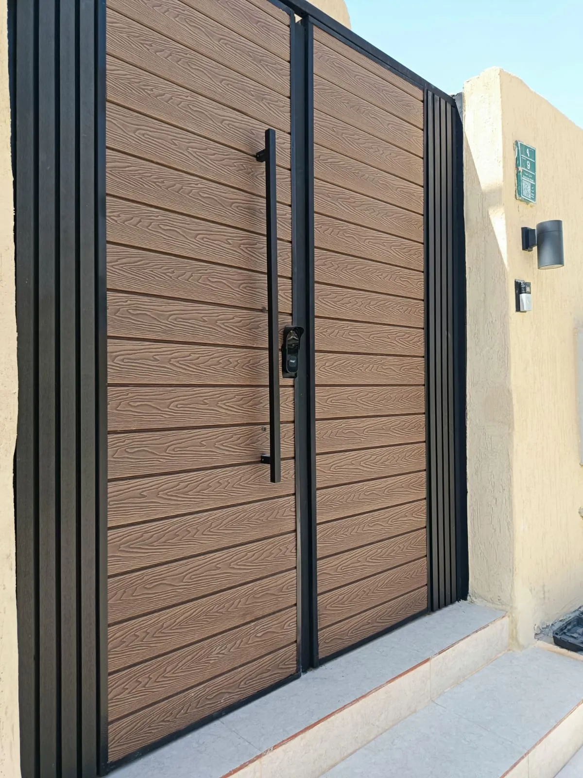 فني ديكورات وأبواب بديل الخشب بالقصيم وبريدة:بتصاميم عصرية