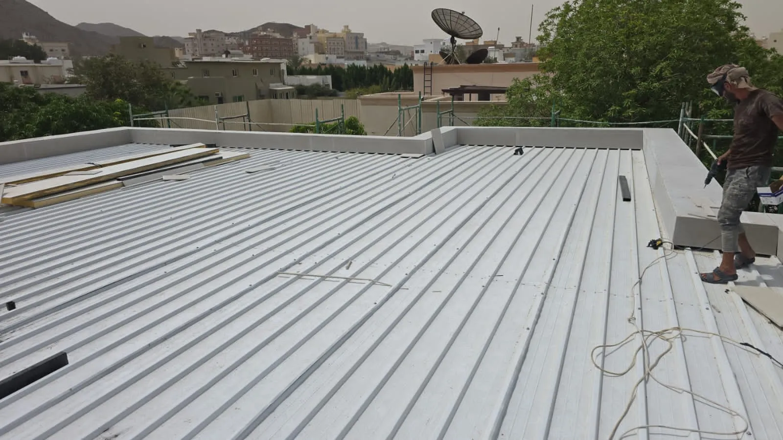 شركة بناء ملاحق اسمنت بورد واسقف سندويش في بريدة وعنيزة